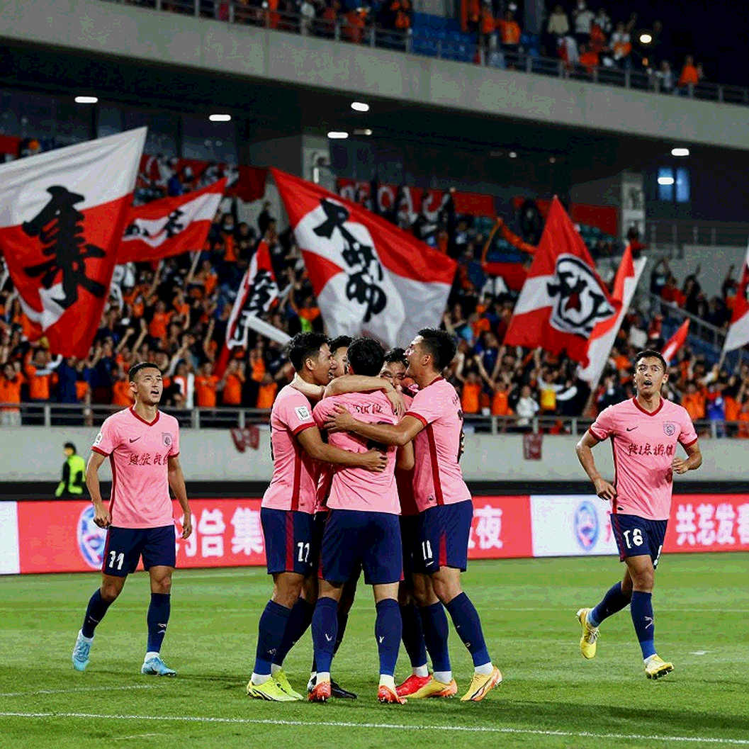 Hanoi FC gặp SLNA ở Hàng Đẫy: Khi hàng thủ mất Duy Mạnh, Kewell phải viết lại xương sống Hanoi FC gặp SLNA ở Hàng Đẫy: Khi hàng thủ mất Duy Mạnh, Kewell phải viết lại xương sống