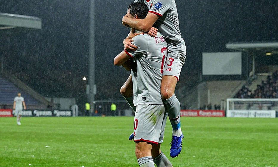 Pol van Boekel trên bờ vực kết thúc sự nghiệp sau cú sốc VAR tại trận Ajax - PSV