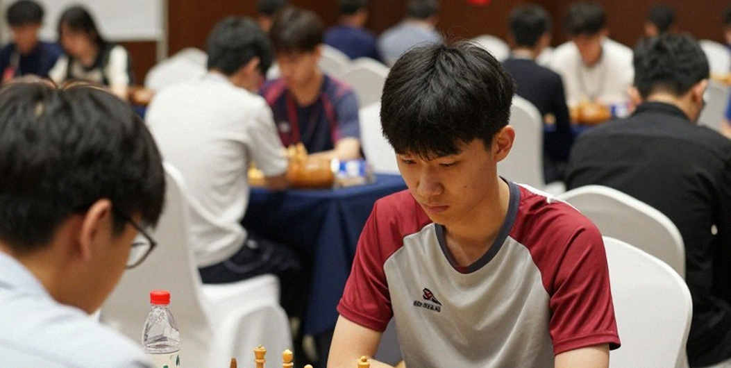 Najdorf Sicilian và cỗ máy cập nhật lý thuyết: Góc nhìn từ bản cập nhật 60 phút của Daniel King