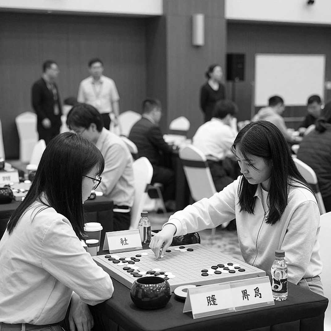 Khi dữ liệu im lặng: chín tầng phân tích và kỷ luật của người làm esports