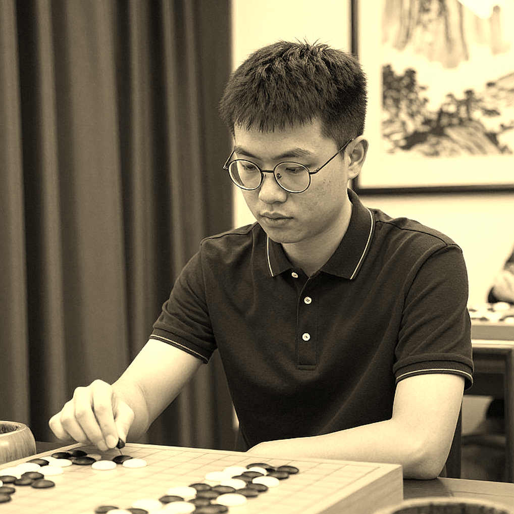 GCL 2026: Nepomniachtchi dọa Carlsen, rồi thắng Sindarov trên đồng hồ GCL 2026: Nepomniachtchi dọa Carlsen, rồi thắng Sindarov trên đồng hồ
