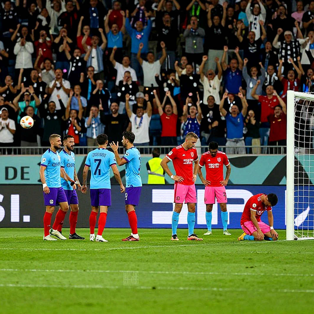 The Breath of an Empty Stadium: When Vietnamese Football Learns to Be Silent The Breath of an Empty Stadium: When Vietnamese Football Learns to Be Silent